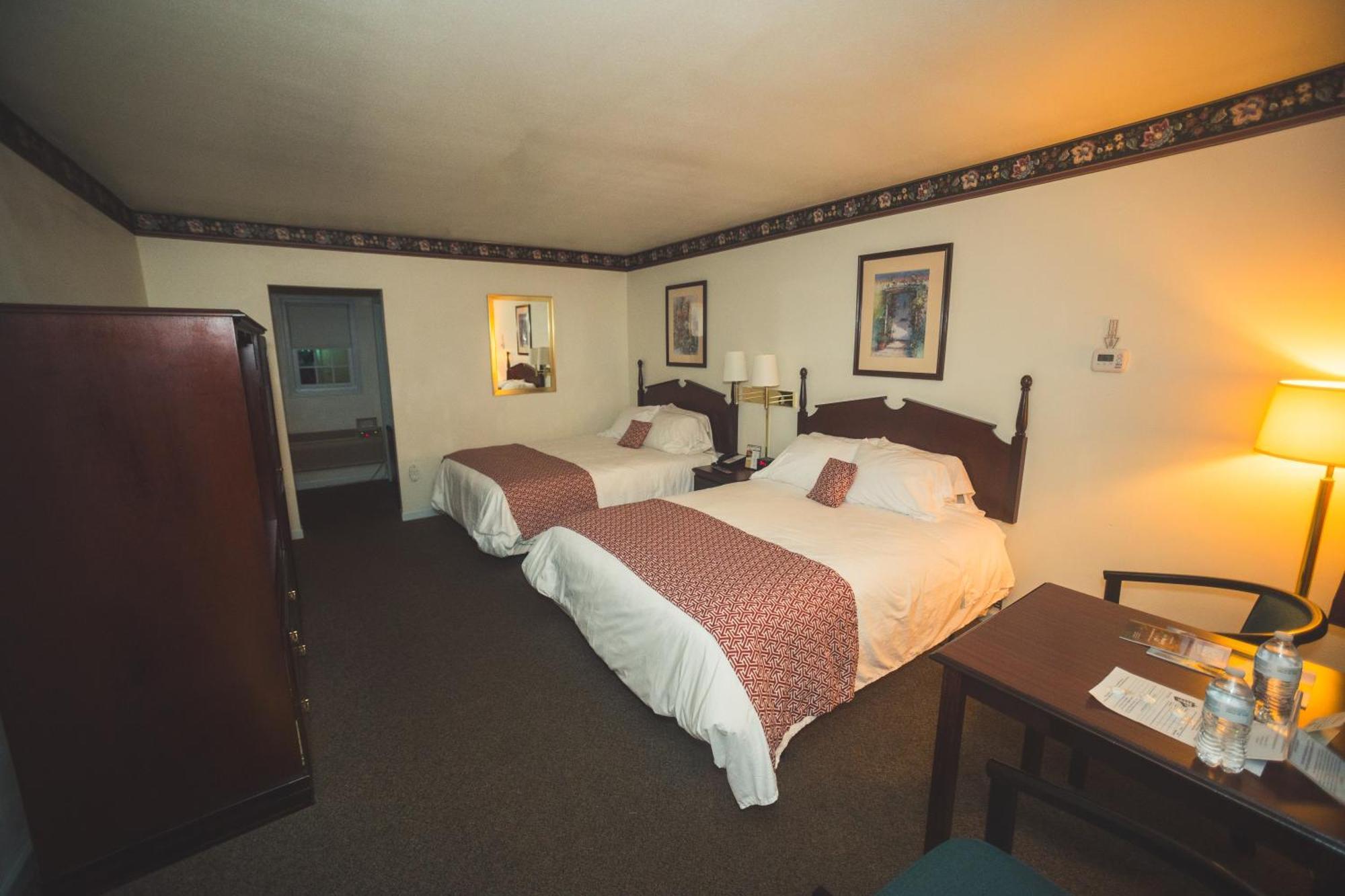 The Chalet Motel Mequon Εξωτερικό φωτογραφία