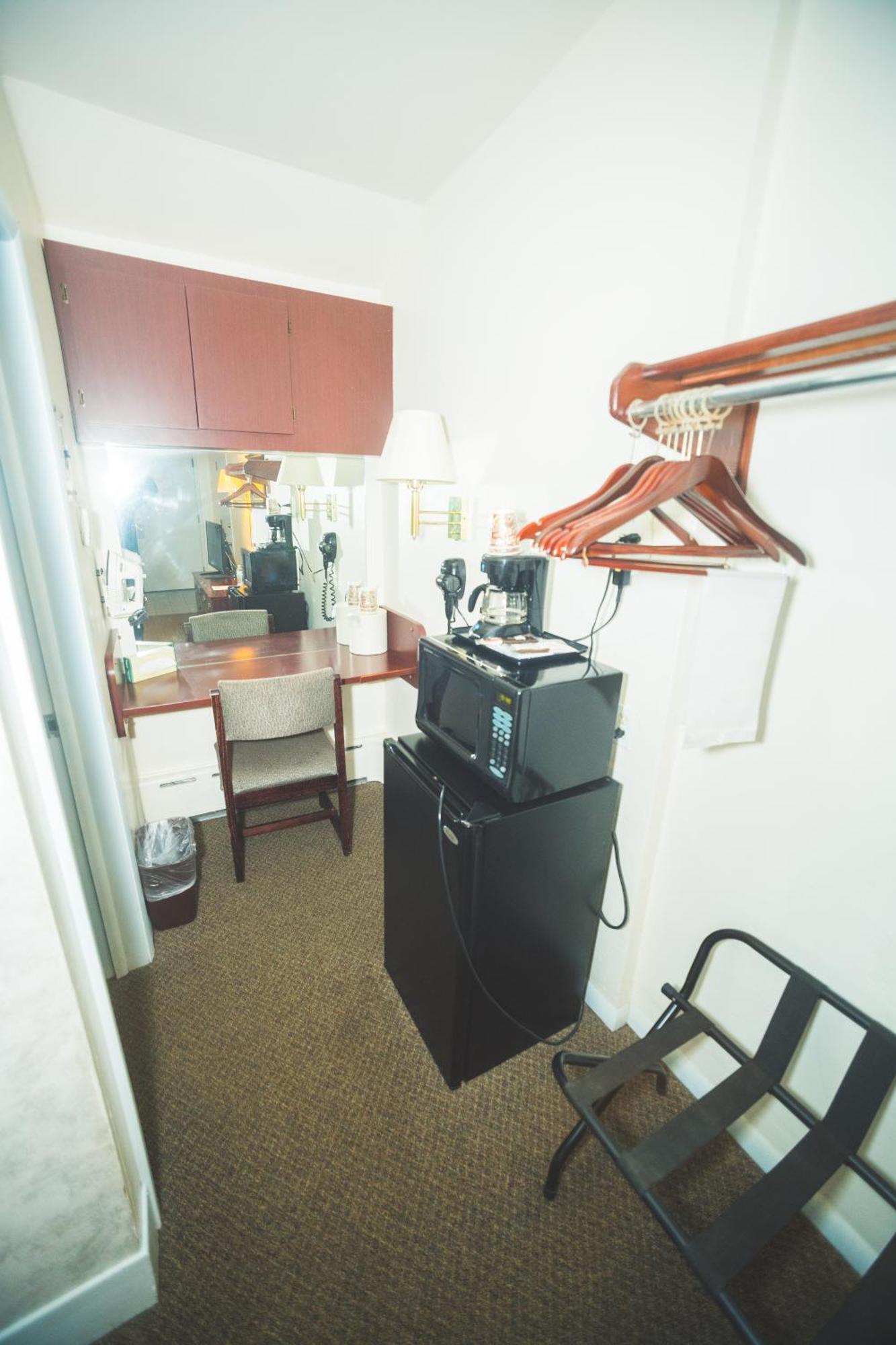 The Chalet Motel Mequon Εξωτερικό φωτογραφία