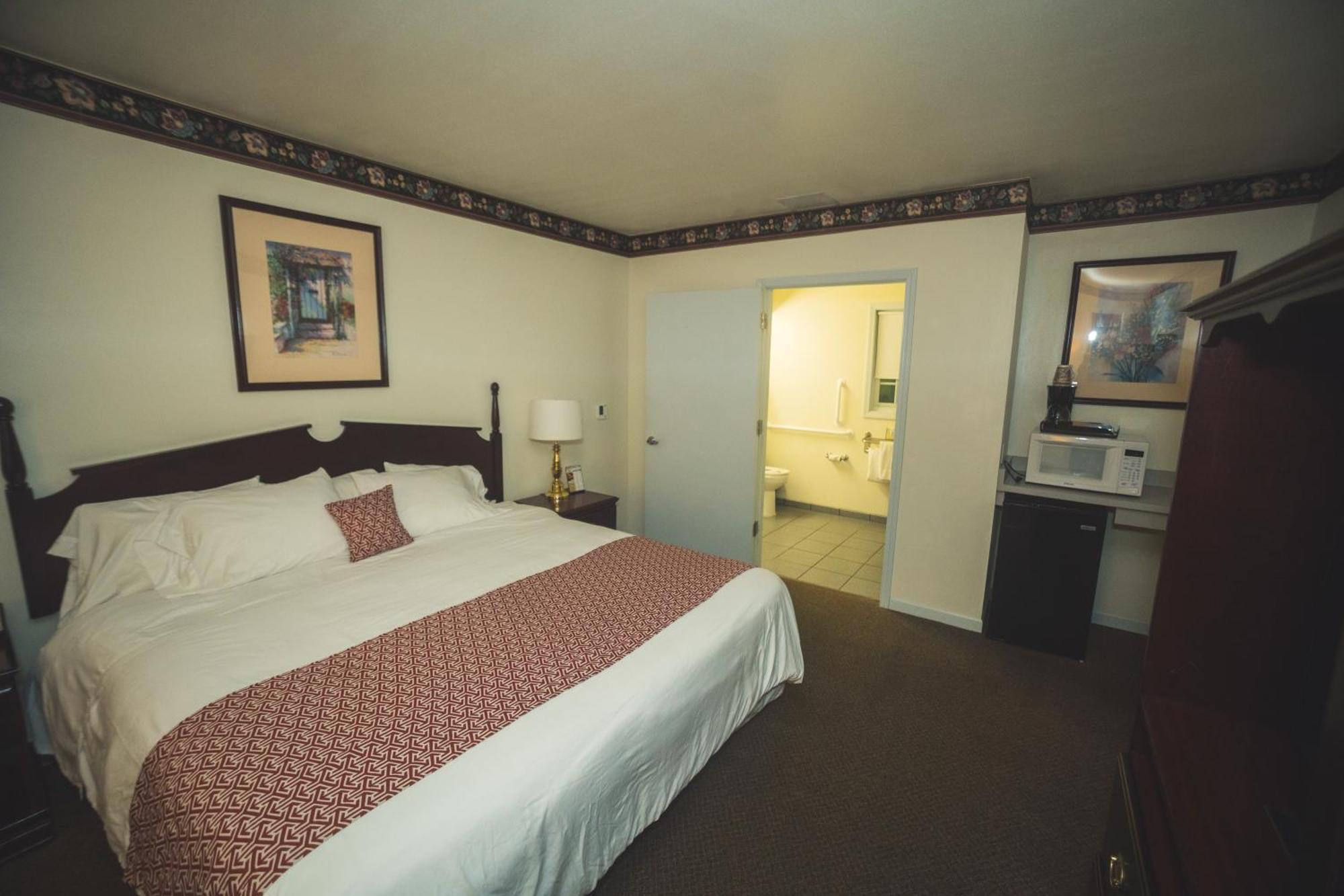 The Chalet Motel Mequon Εξωτερικό φωτογραφία