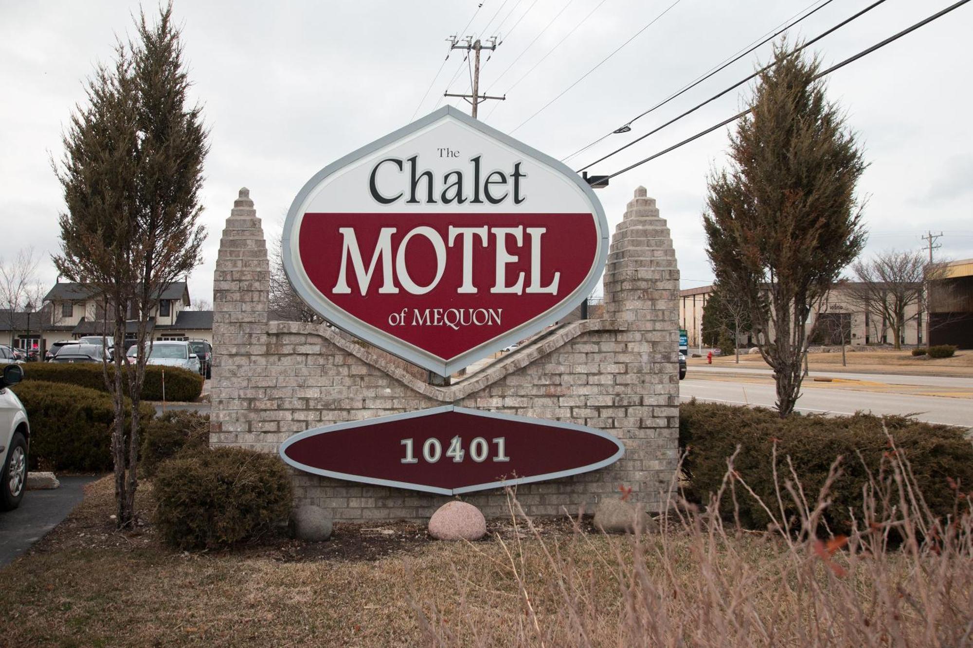 The Chalet Motel Mequon Εξωτερικό φωτογραφία