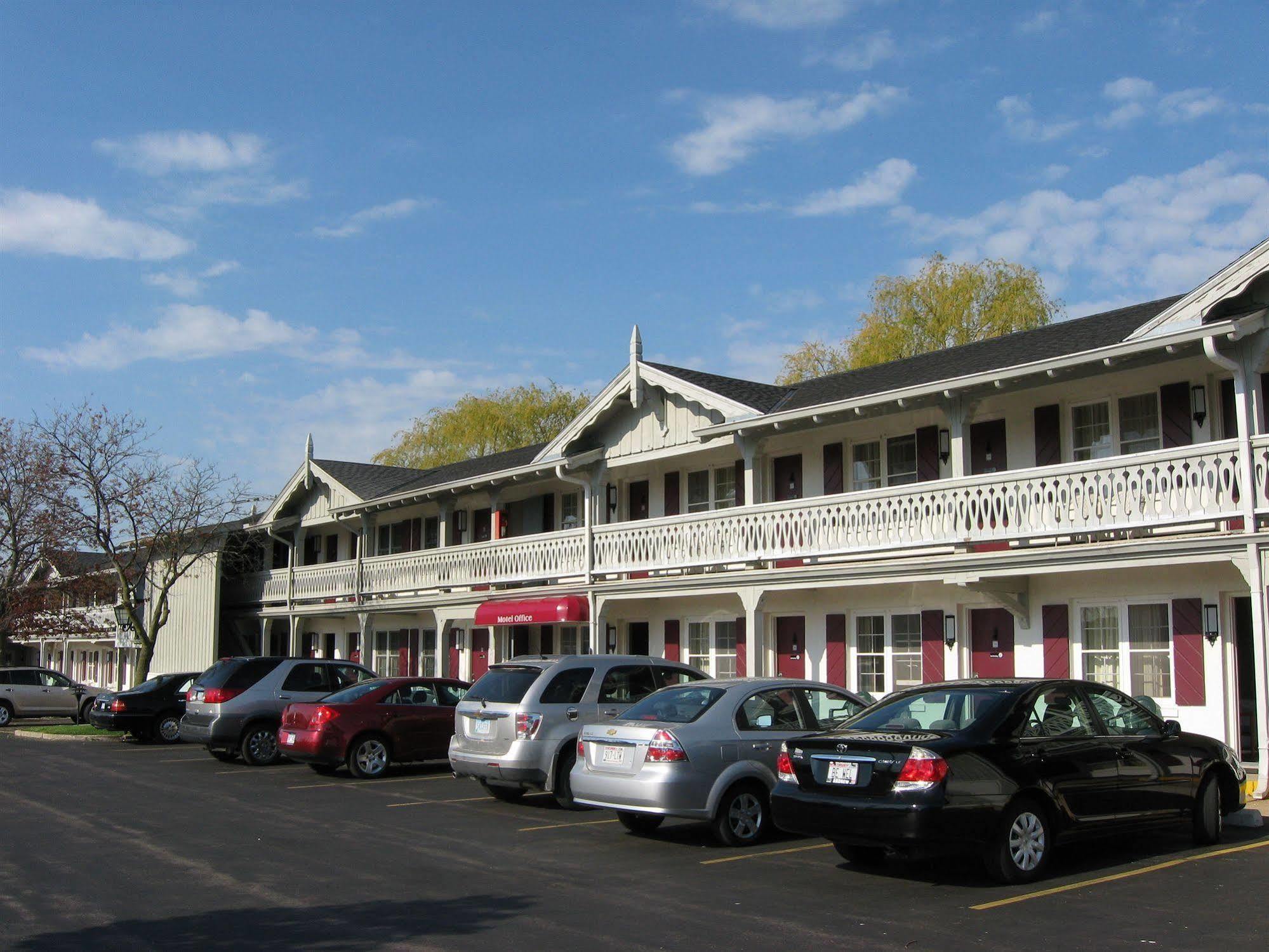 The Chalet Motel Mequon Εξωτερικό φωτογραφία