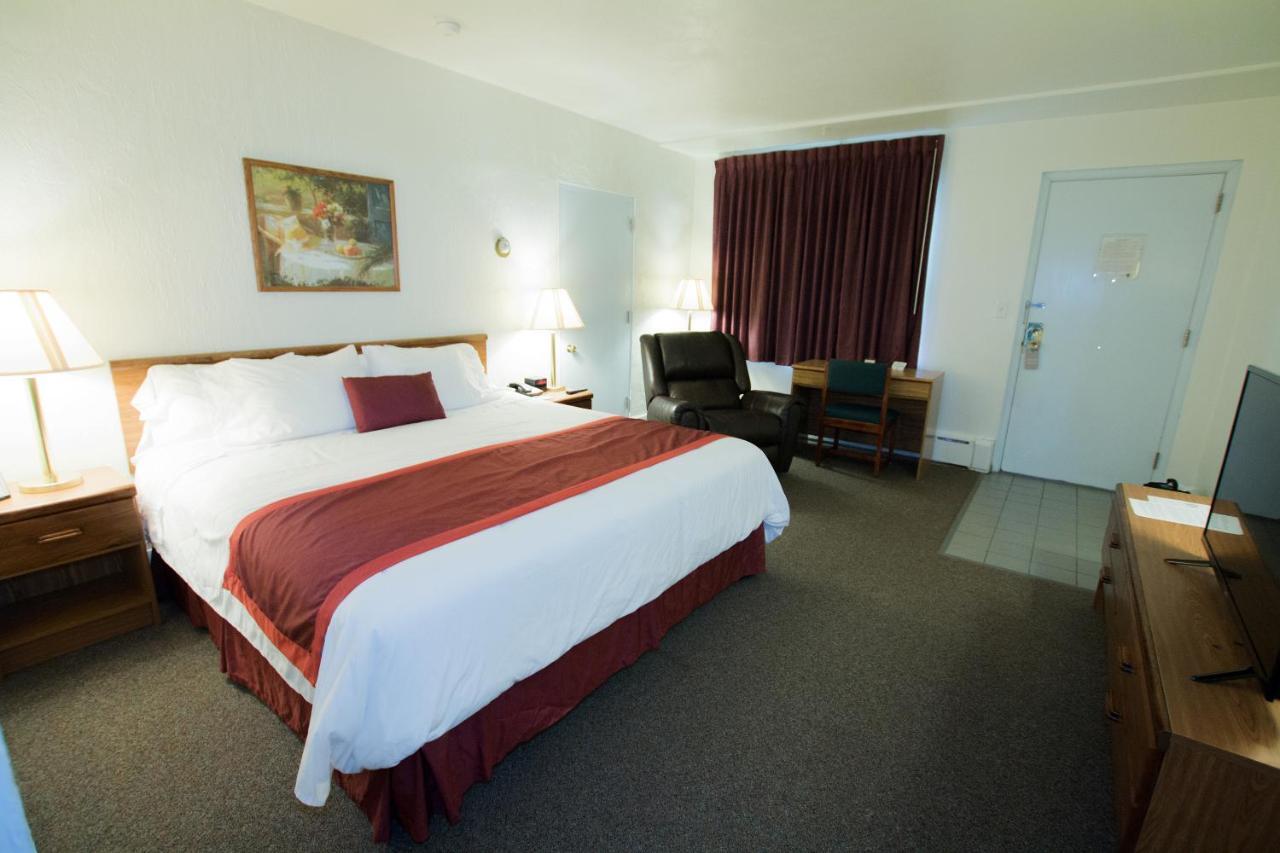 The Chalet Motel Mequon Εξωτερικό φωτογραφία
