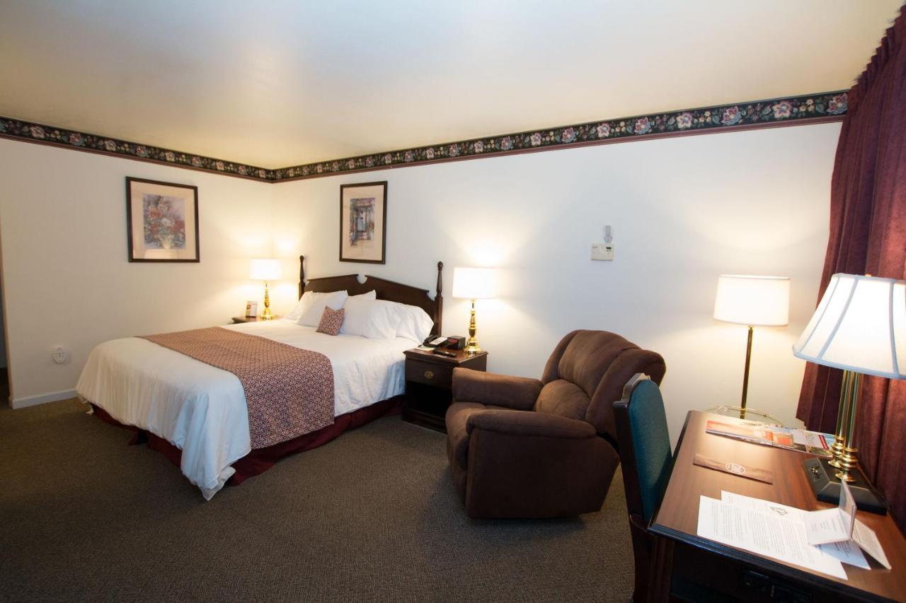 The Chalet Motel Mequon Εξωτερικό φωτογραφία